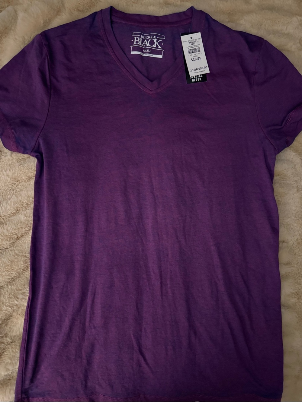 Men’s Buckle Purple V-Neck Short Sleeve Tee